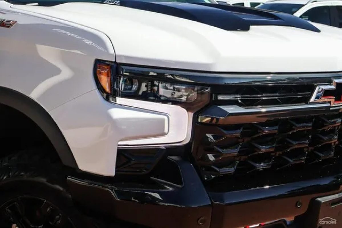2025 Chevrolet Silverado T1 MY25 1500 ZR2 Pickup Crew Cab W/Tech Pack Summit White 10 Speed