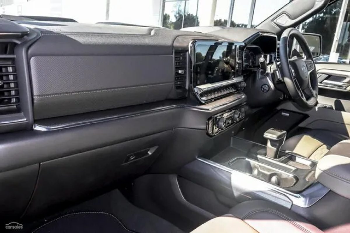 2025 Chevrolet Silverado T1 MY25 1500 ZR2 Pickup Crew Cab W/Tech Pack Summit White 10 Speed