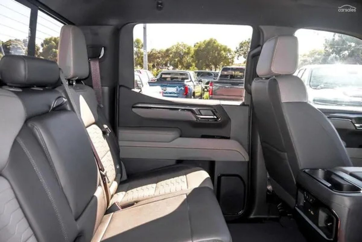 2025 Chevrolet Silverado T1 MY25 1500 ZR2 Pickup Crew Cab W/Tech Pack Summit White 10 Speed