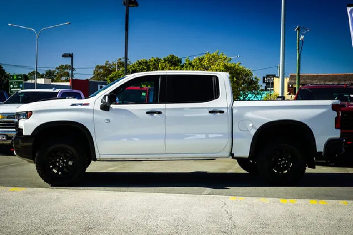 2026 Chevrolet Silverado T1 MY26i 1500 ZR2 Pickup Crew Cab W/Tech Pack 10 Speed Automatic Utility
