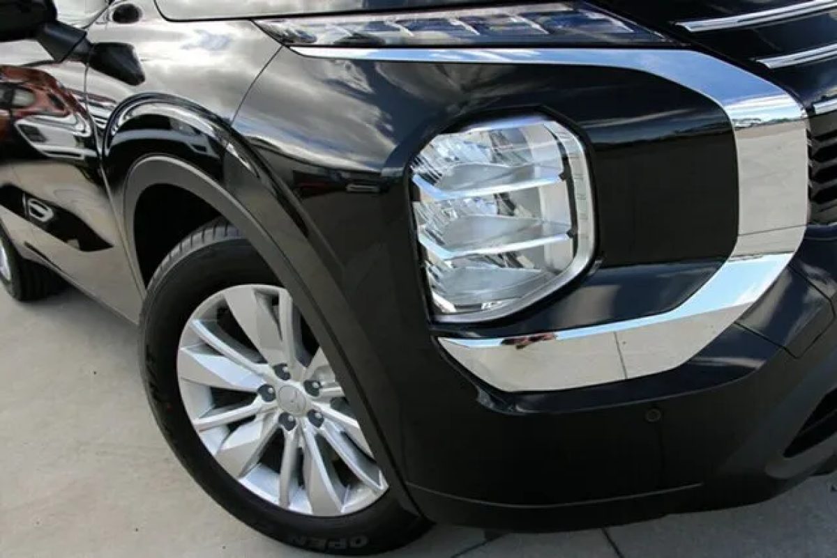 2026 Mitsubishi Outlander ZM MY26 ES 2WD Black Diamond 8 Speed Constant Variable Wagon