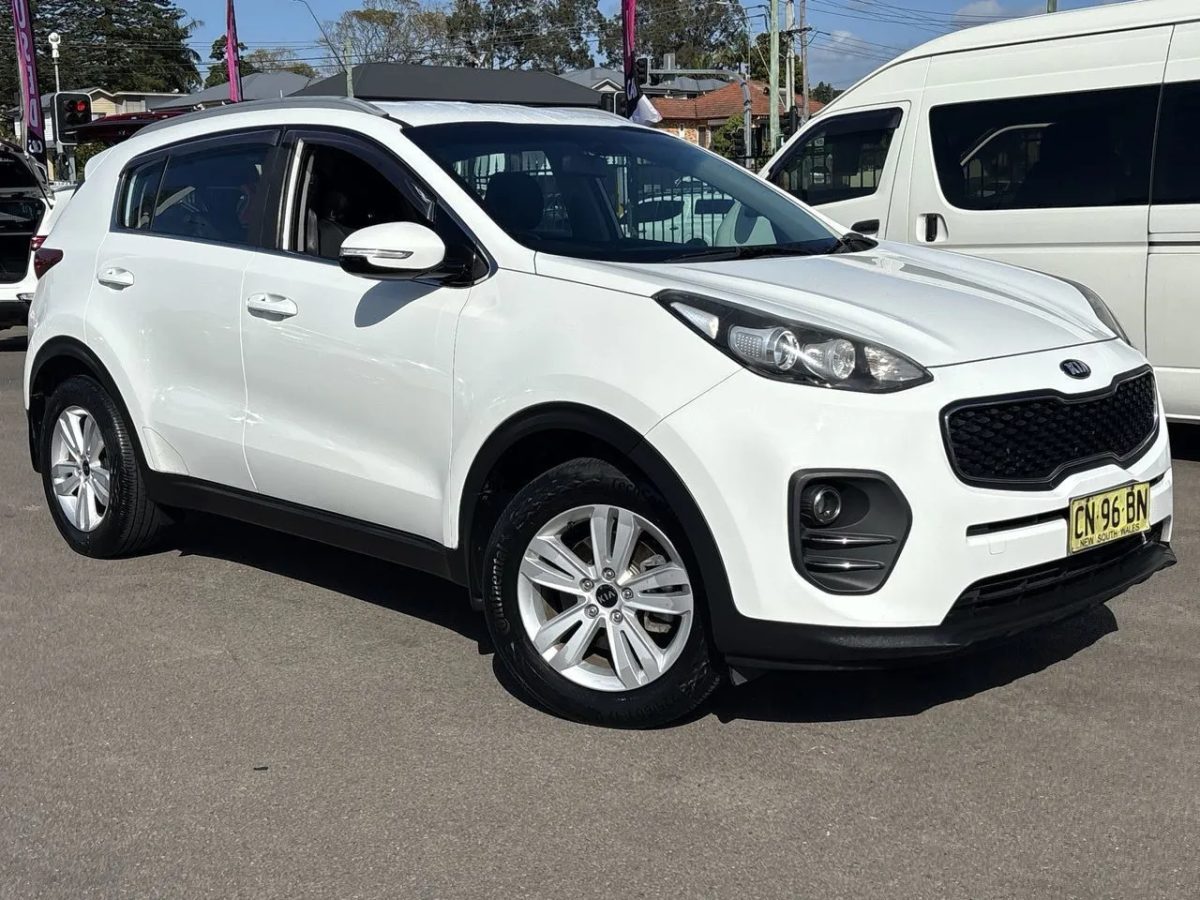 2017 Kia Sportage QL MY17 Si 2WD Wagon $17,990 Excluding Government Charges ~$93 Cost to fill at $1.50/L ~784km Average per tank Fuel Type Petrol Fuel Efficiency 7.9L / 100km Transmission Automatic Odometer 129,323 kms Used Vehicle $17,990 Excluding Gover