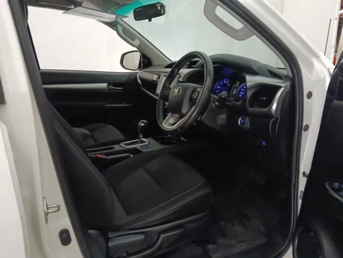 2016 Toyota Hilux GUN126R SR5 Double Cab White 6 Speed Sports Automatic Utility