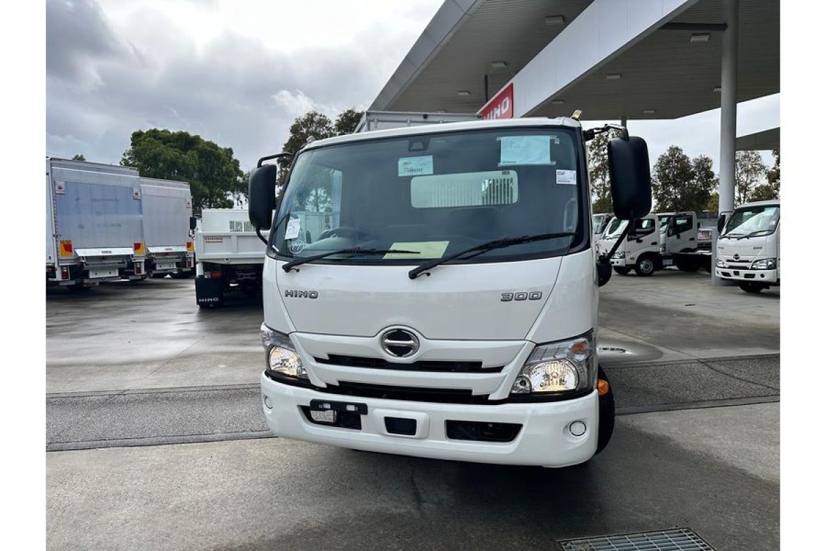 2026 Hino 300 Series 616 Tipper Pro Tipper (White)