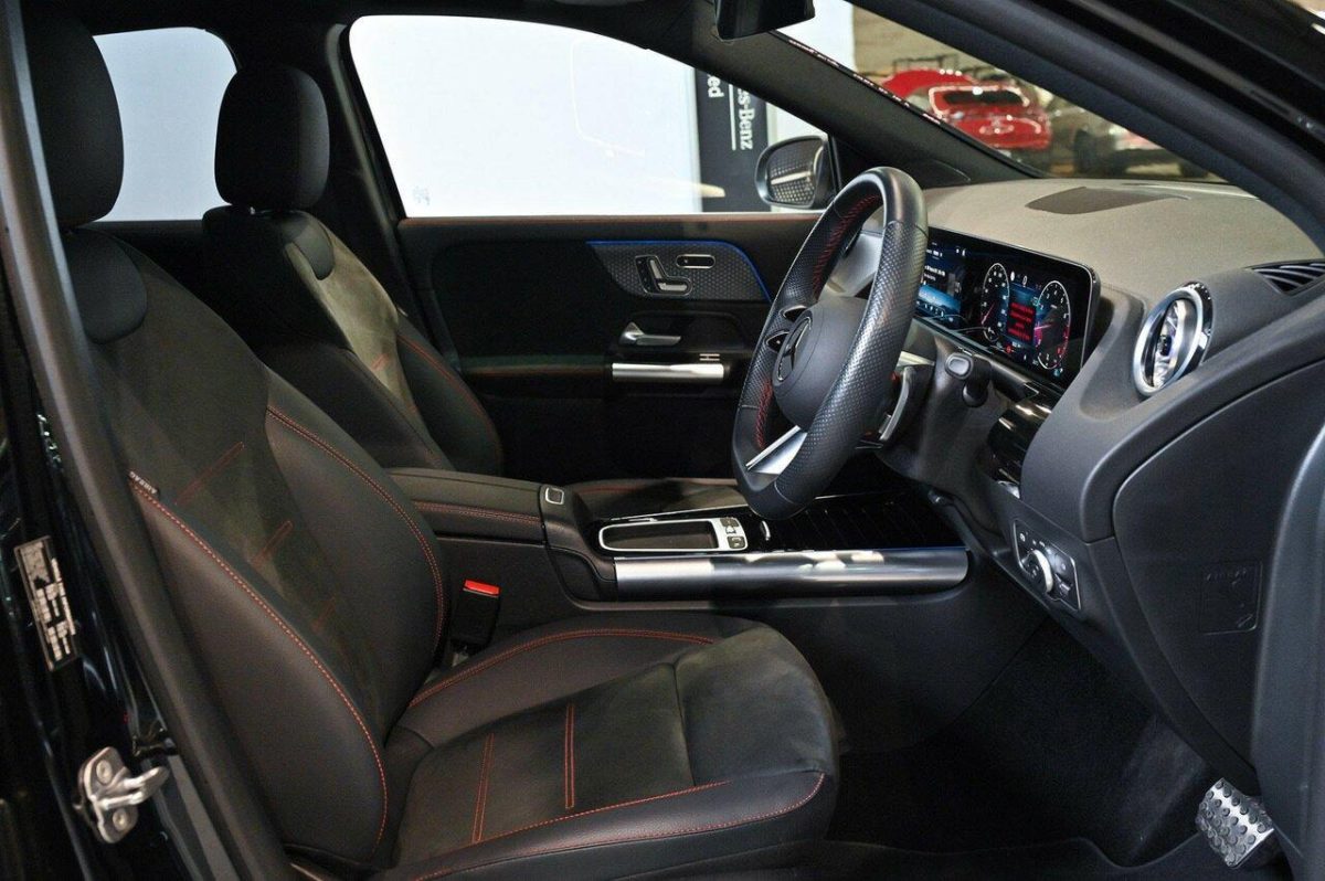2025 Mercedes-Benz GLA-Class GLA200 Auto