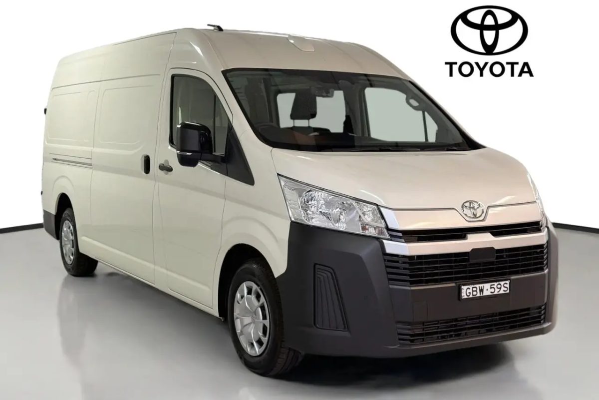 2026 LDV Deliver 9LWB Mid Roof Bus Rear Wheel Drive Automatic $52,990 # 2,814km 2026 2.0L Located at: Sales & ServiceR03779EnquireSee Details