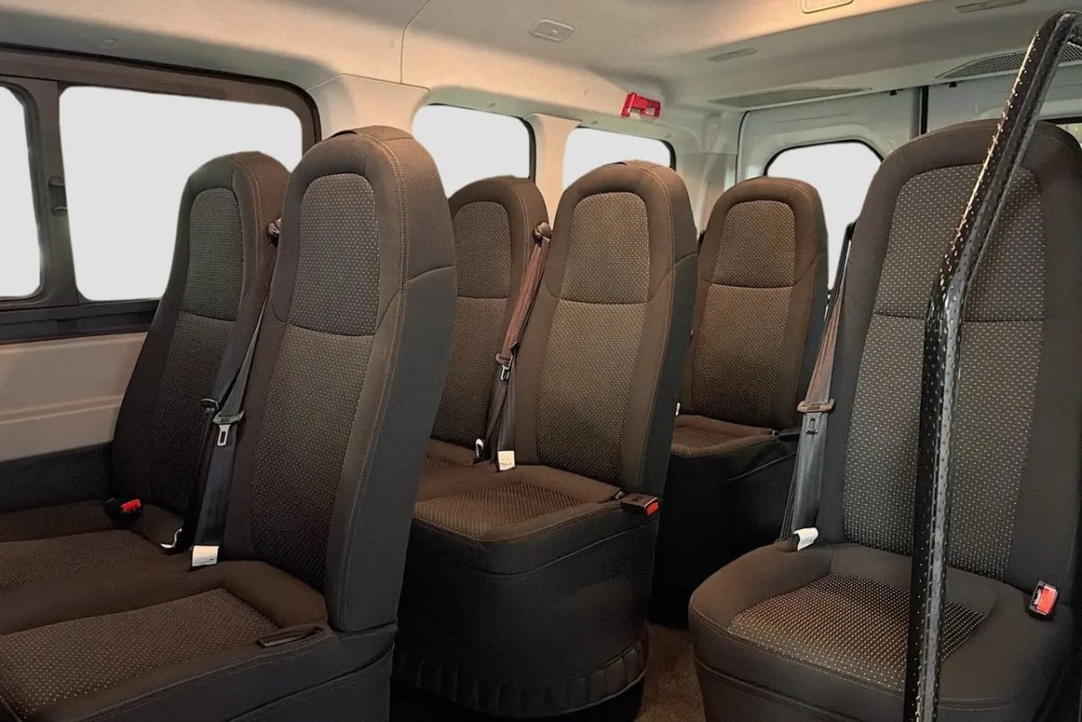 2026 LDV Deliver 9LWB Mid Roof Bus Rear Wheel Drive Automatic $52,990 # 2,814km 2026 2.0L Located at: Sales & ServiceR03779EnquireSee Details