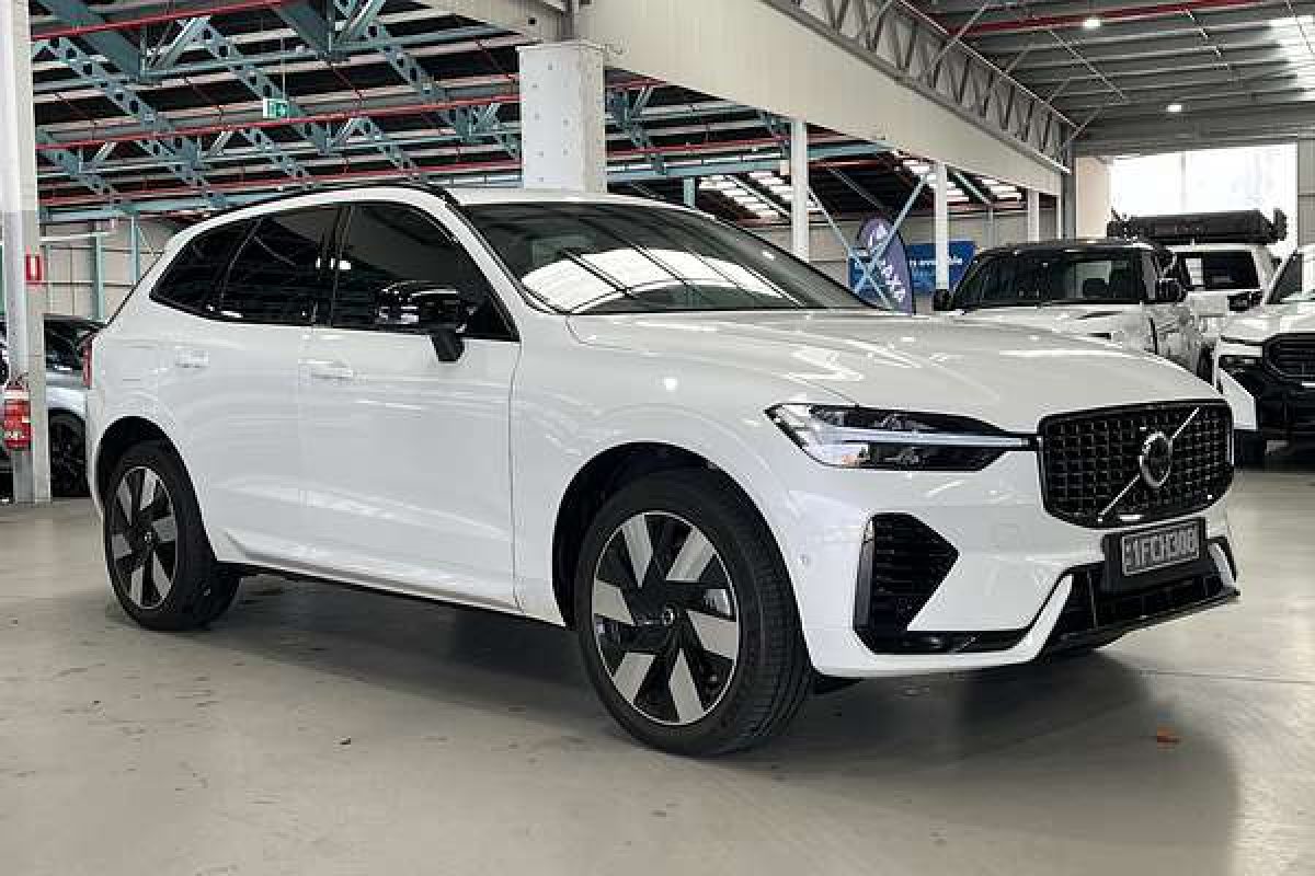 2024 Volvo XC60 Plus T8 Plug-In Hybrid