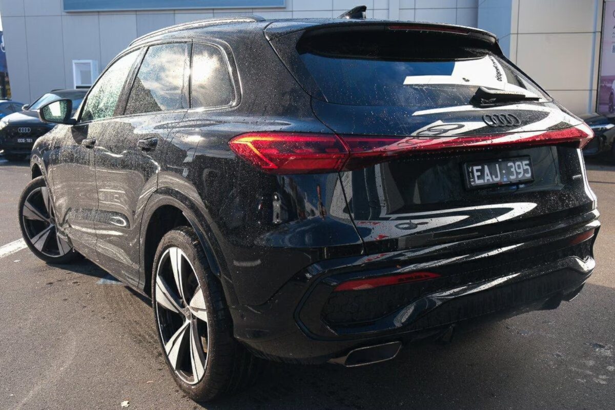 Audi Q5 SUV e-hybrid quattro S tronic