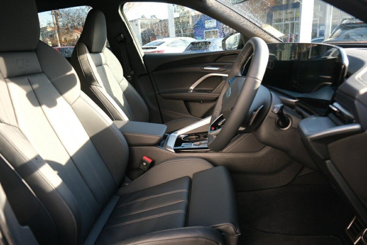 Audi Q5 SUV e-hybrid quattro S tronic