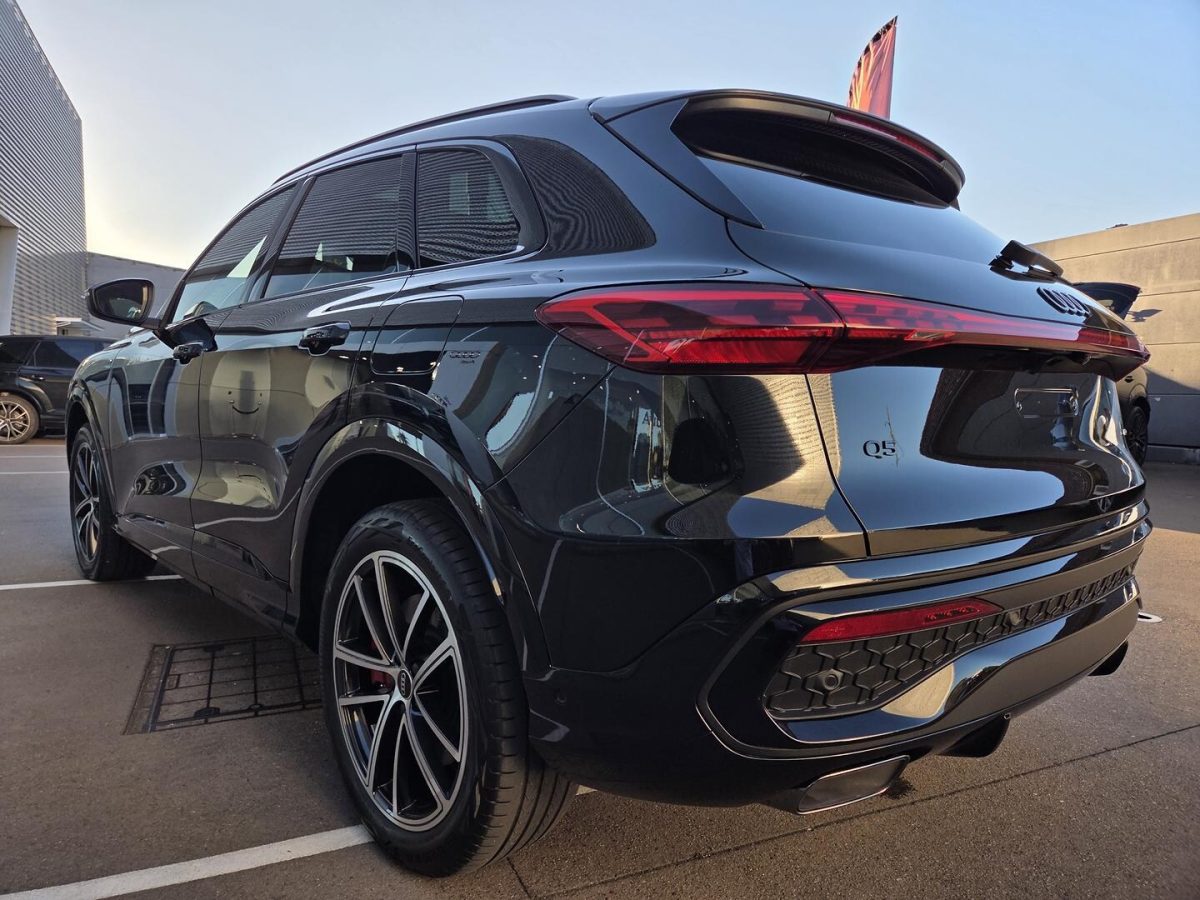 Audi Q5 SUV e-hybrid quattro S tronic