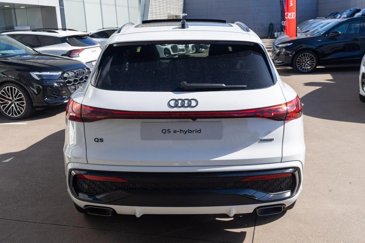 Audi Q5 SUV e-hybrid quattro S tronic