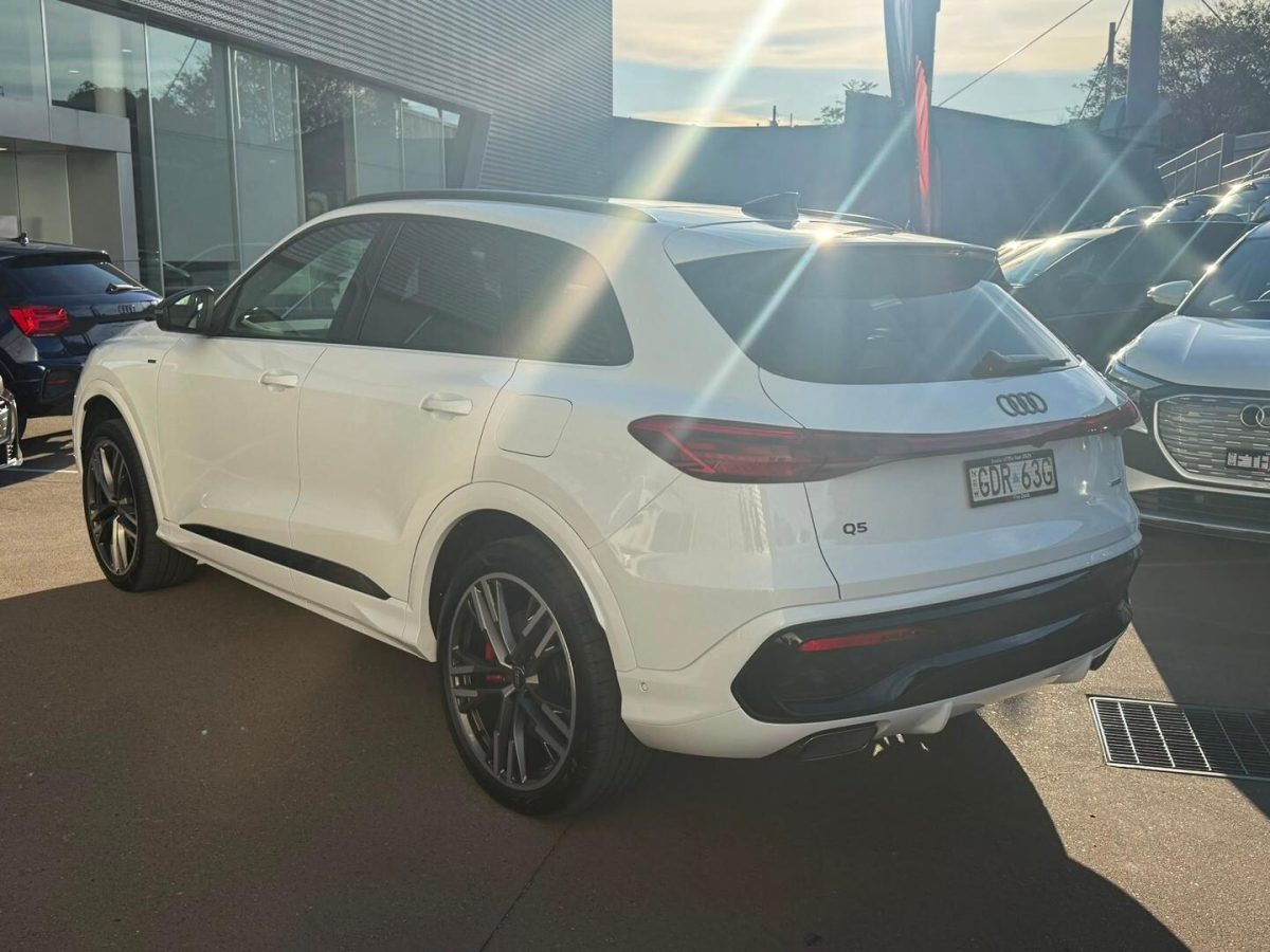 Audi Q5 SUV e-hybrid quattro S tronic