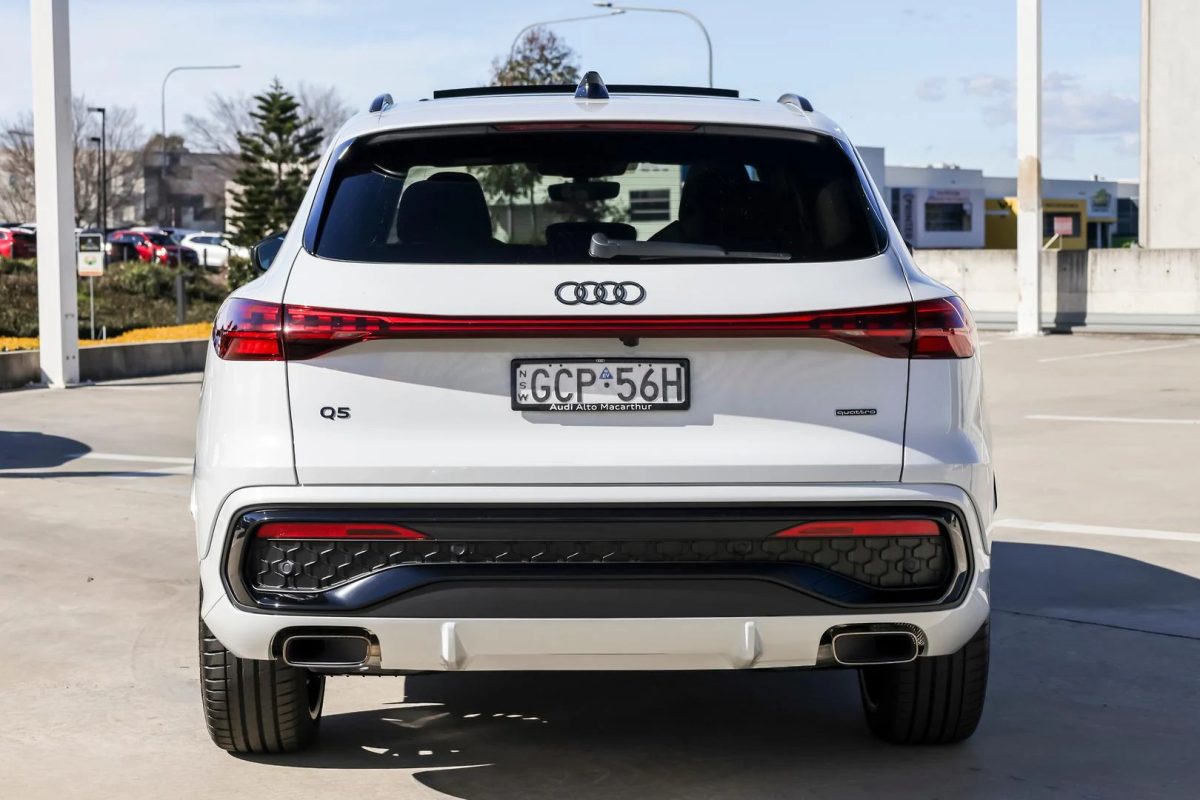 Audi Q5 SUV e-hybrid quattro S tronic
