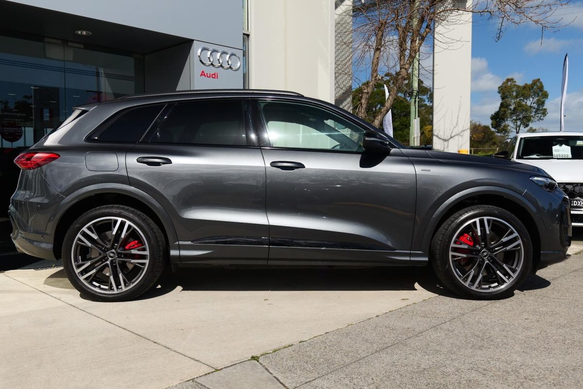 Audi Q5 SUV e-hybrid quattro S tronic