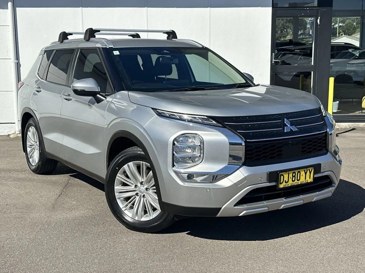 2023 Mitsubishi Outlander ZM MY24 LS AWD Wagon $27,990 Excluding Government Charges .background{fill:#656565;}.foreground{fill:#fff;} 7 Seats ~$83 Cost to fill at $1.50/L ~679km Average per tank Fuel Type Petrol Fuel Efficiency 8.1L / 100km Transmission A