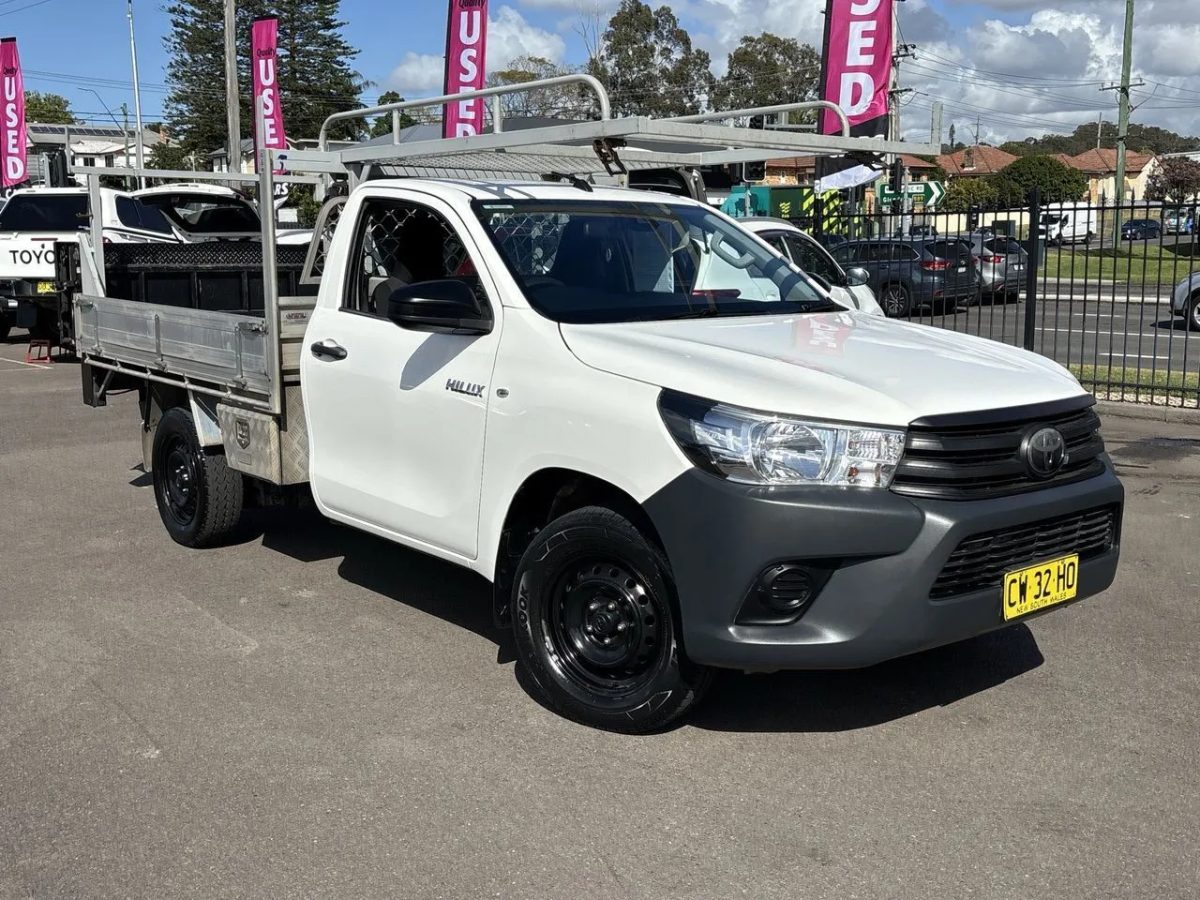 2020 Toyota Hilux TGN121R MY19 Upgrade Workmate Glacier White 6 Speed Automatic Cab Chassis