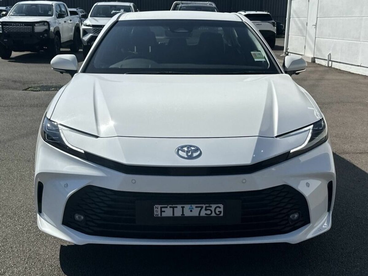 2025 Toyota Camry Ascent Sport Hybrid Sedan (Glacier White) Used Car