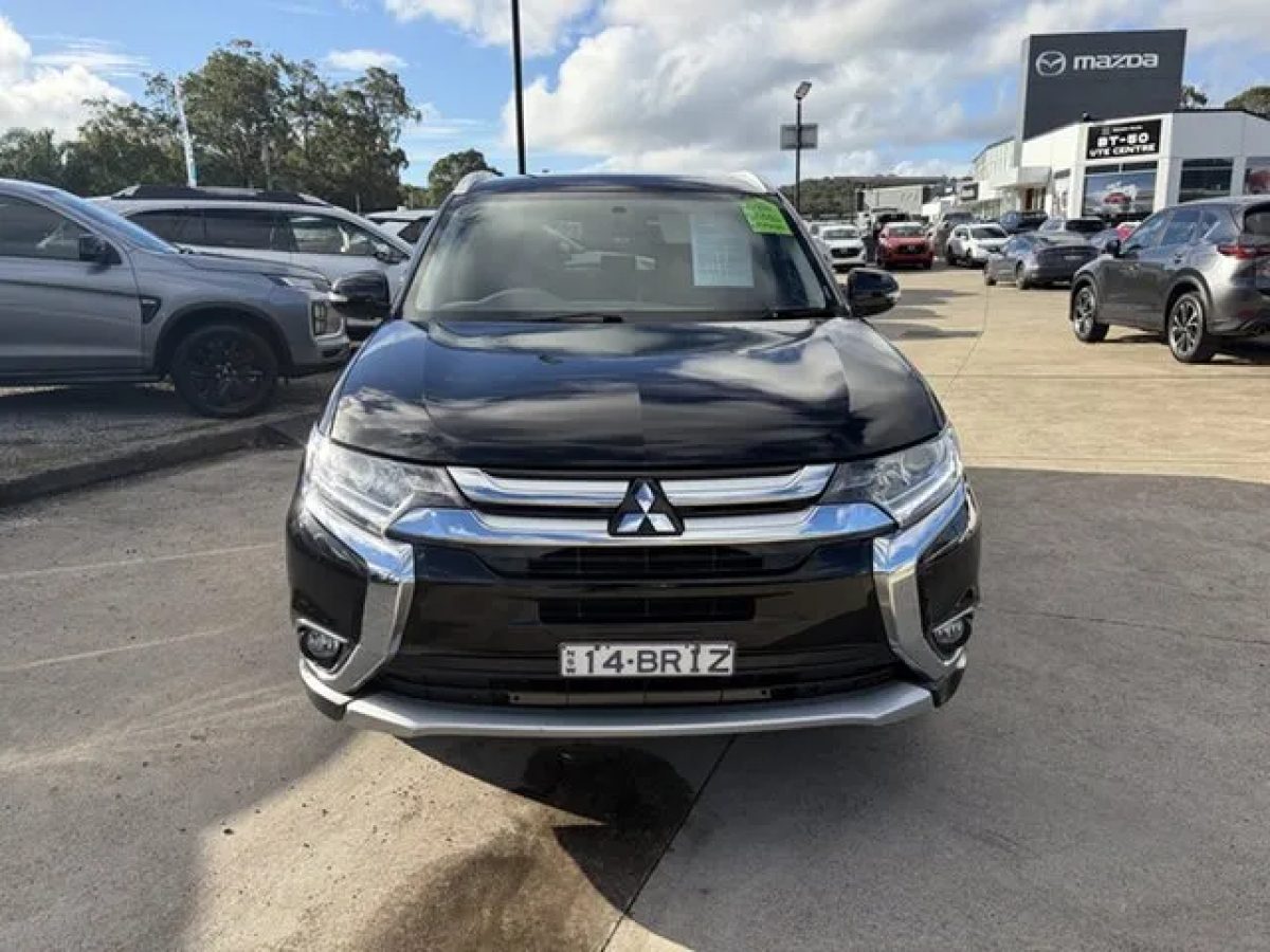 2017 Mitsubishi Outlander ZK MY18 LS 2WD Black 5 Speed Manual Wagon