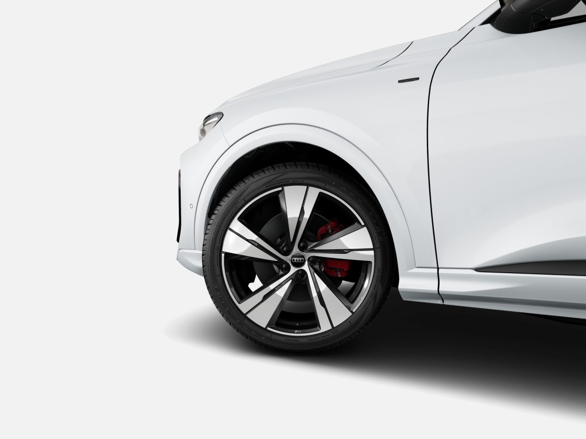 Audi Q5 SUV e-hybrid quattro S tronic