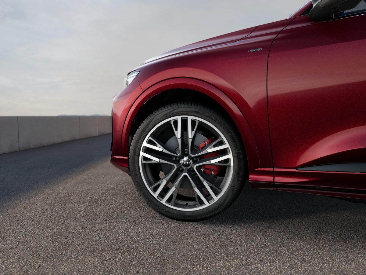 Audi Q5 SUV e-hybrid quattro S tronic