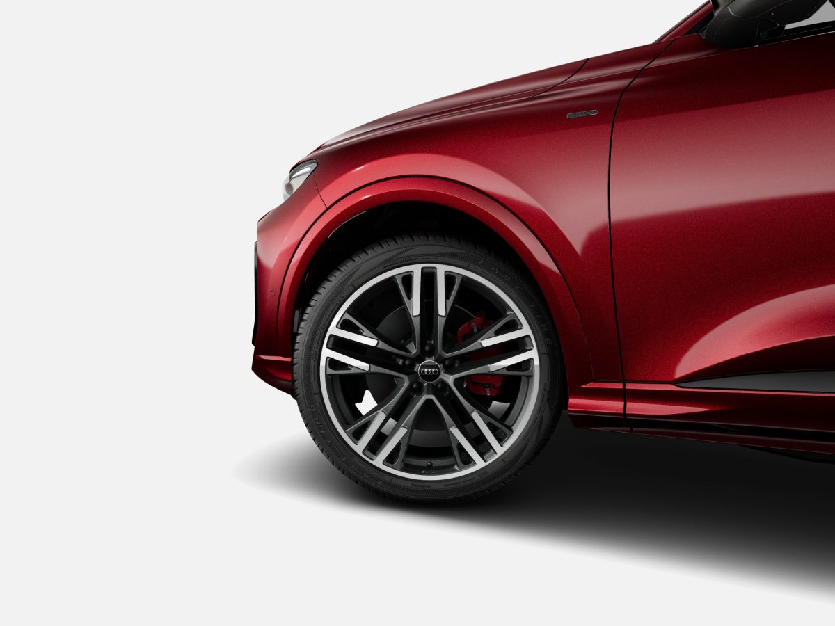 Audi Q5 SUV e-hybrid quattro S tronic