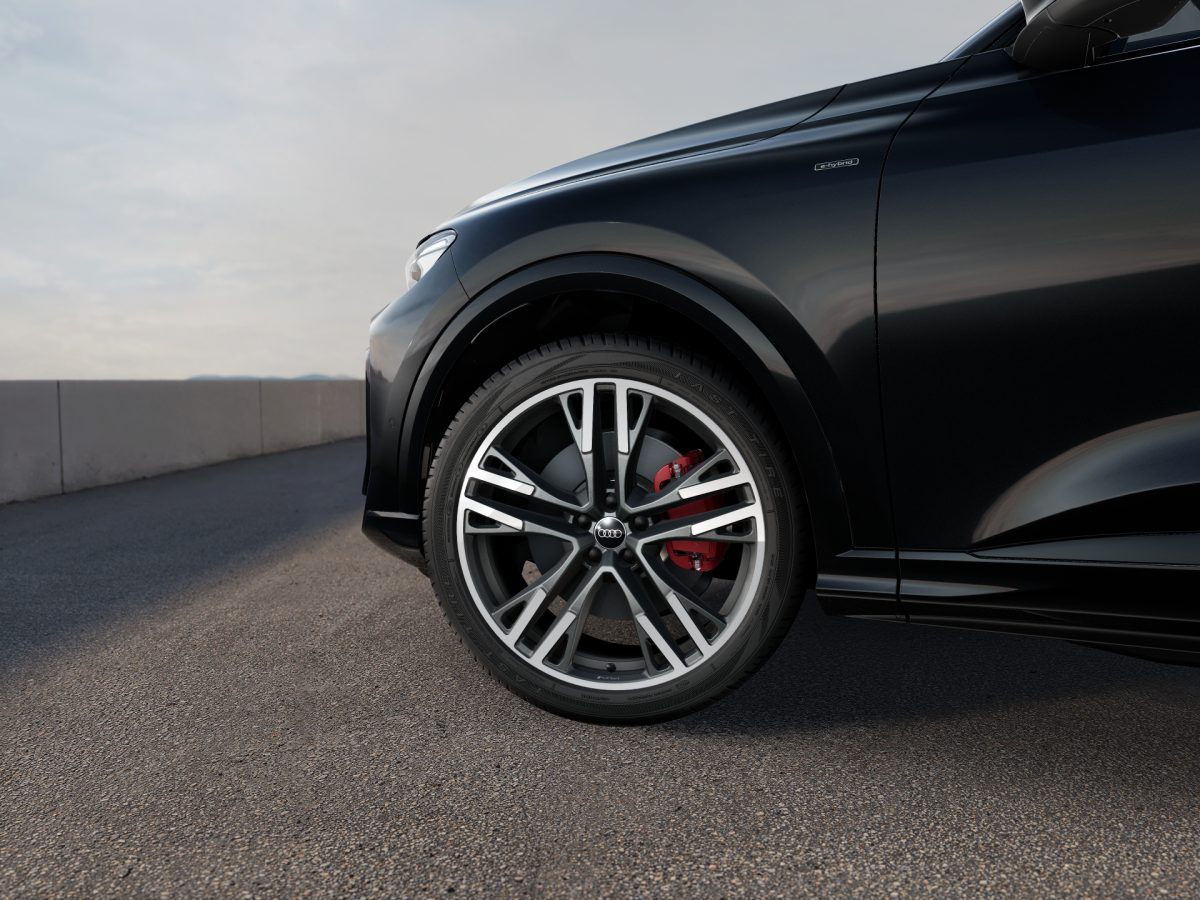 Audi Q5 SUV e-hybrid quattro S tronic