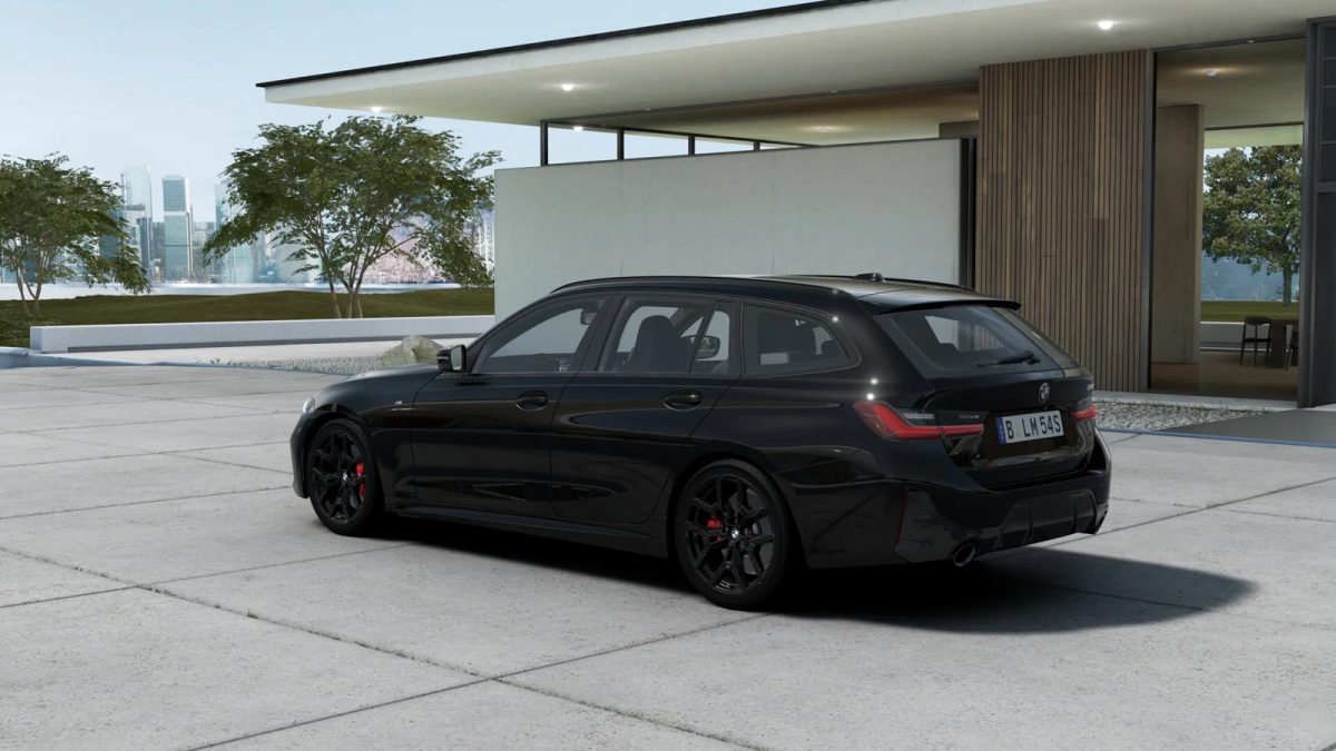 2026 BMW 330i Touring Automatic