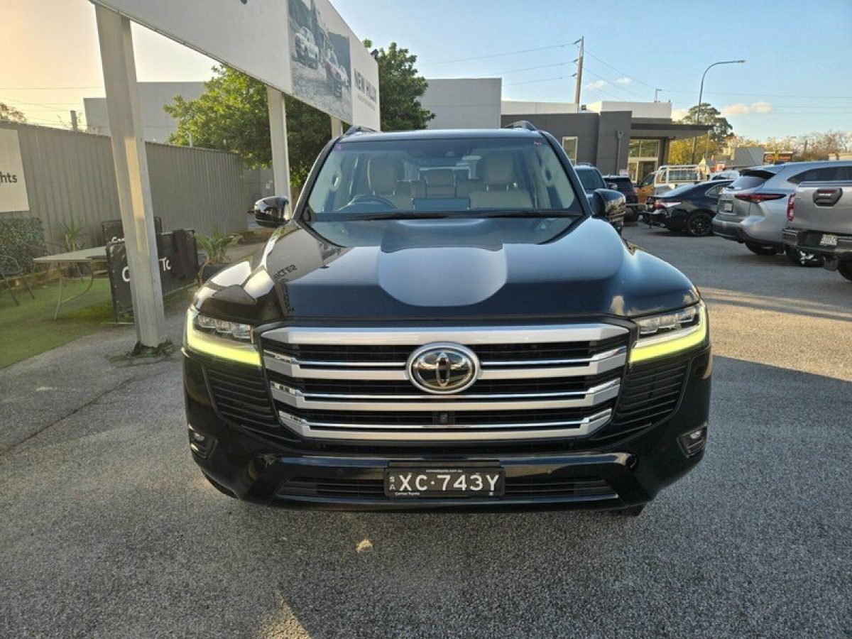 2022 Toyota Landcruiser VX