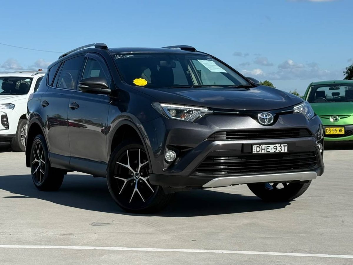 2024 MITSUBISHI ECLIPSE CROSS ES