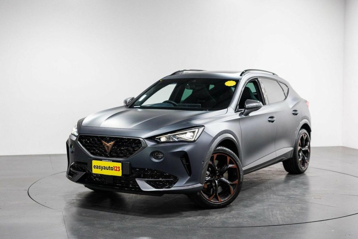 2024 MITSUBISHI ECLIPSE CROSS ES