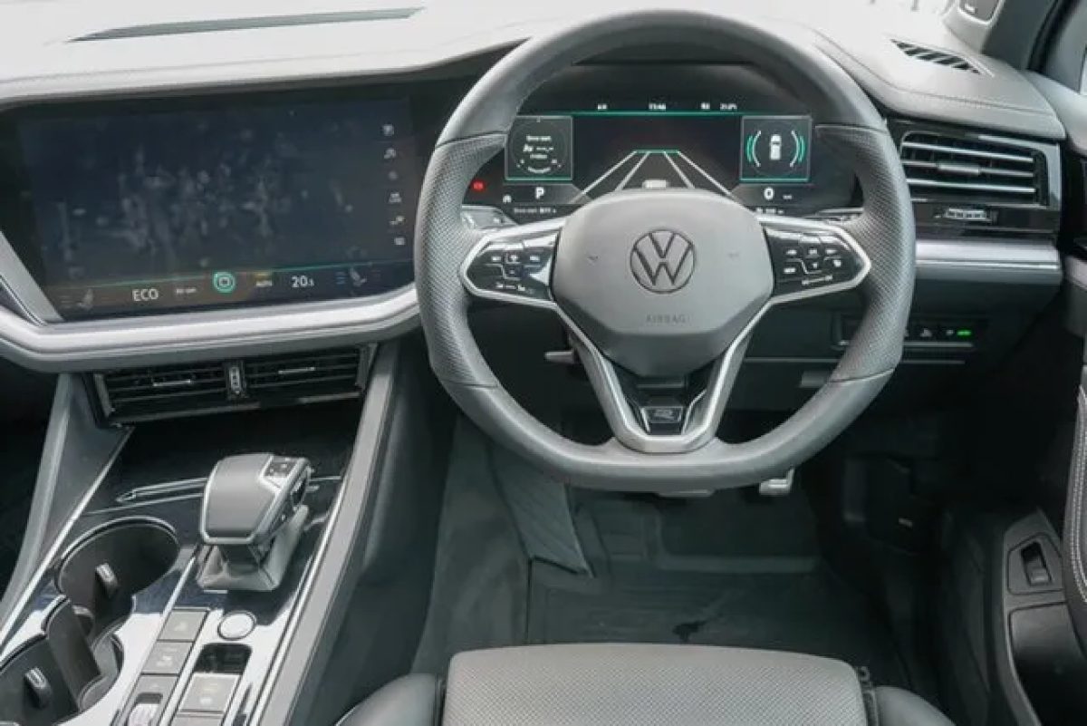 2022 Volkswagen Touareg CR MY22 210TDI Tiptronic 4MOTION R-Line Black 8 Speed Sports Automatic Wagon