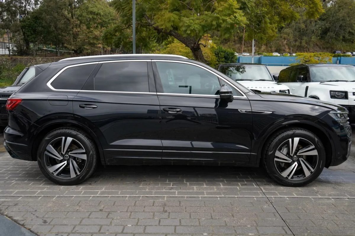 2022 Volkswagen Touareg CR MY22 210TDI Tiptronic 4MOTION R-Line Black 8 Speed Sports Automatic Wagon