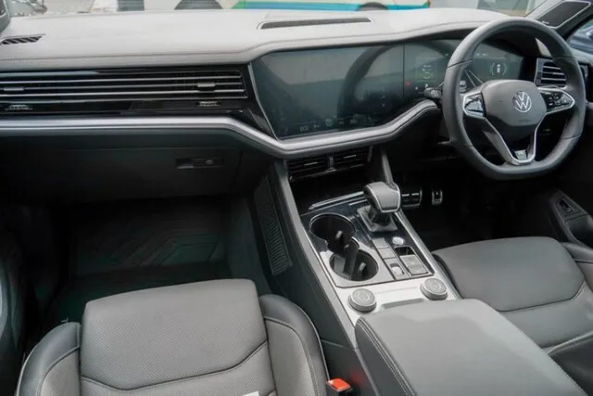 2022 Volkswagen Touareg CR MY22 210TDI Tiptronic 4MOTION R-Line Black 8 Speed Sports Automatic Wagon