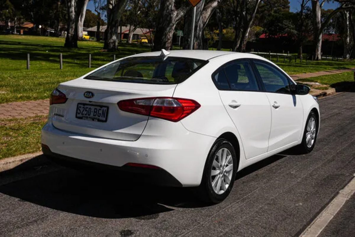 2015 Kia Cerato YD MY15 S Premium Clear White 6 Speed Sports Automatic Sedan