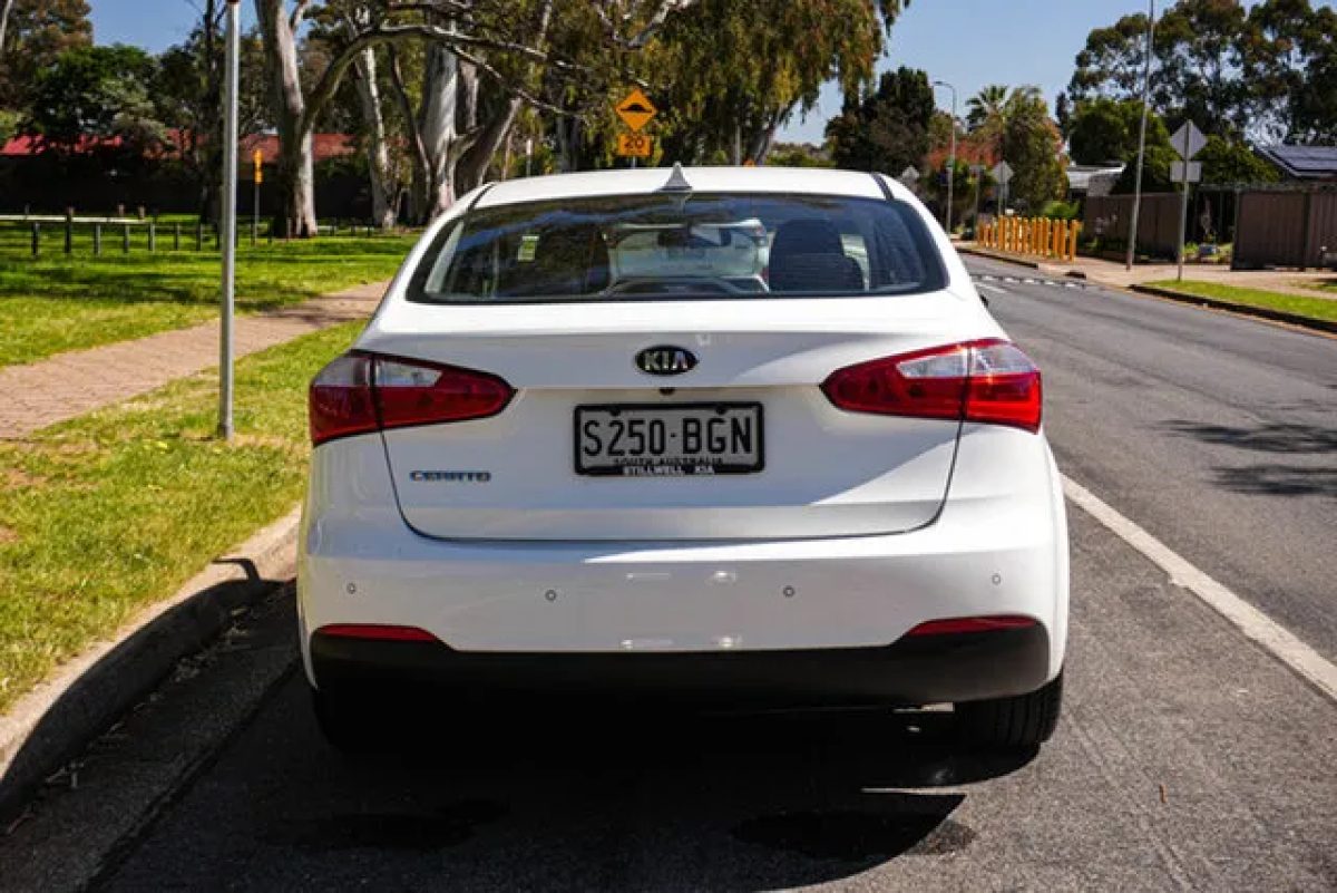 2015 Kia Cerato YD MY15 S Premium Clear White 6 Speed Sports Automatic Sedan