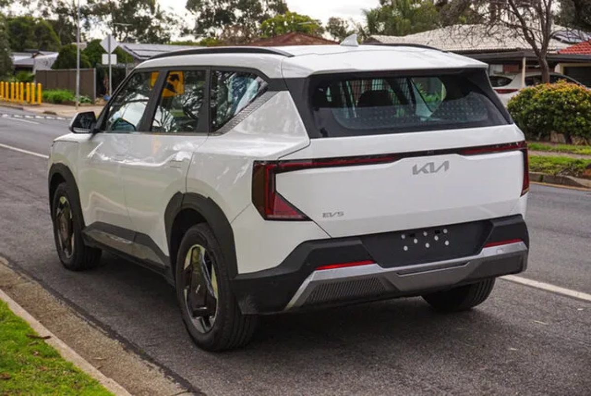 2024 Kia EV5 OVc MY25 Air Long Range White 1 Speed Reduction Gear Wagon