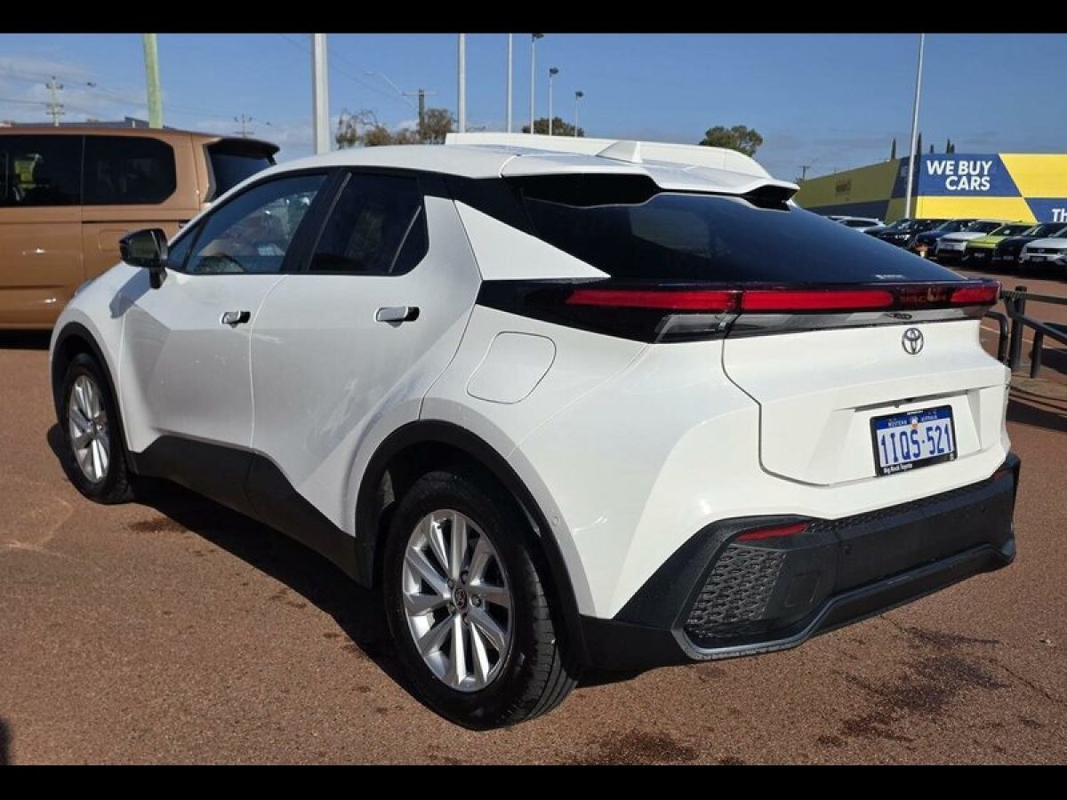2025 Toyota C-HR GXL Wagon (Glacier White) Used Car