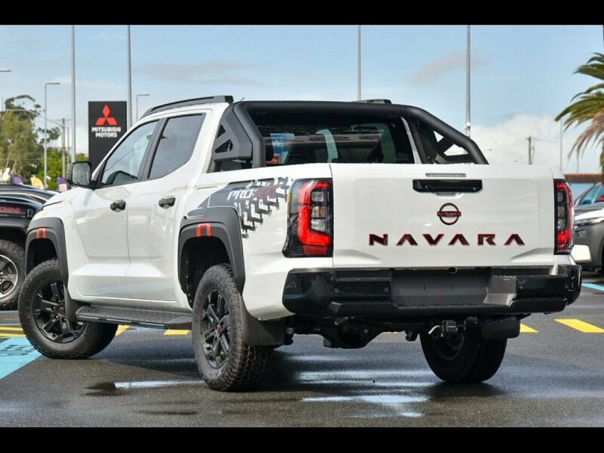 2026 Nissan Navara PRO-4X Pick-up Super 4WD Utility (Glacier White) Demo Car