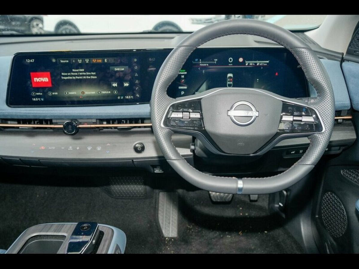2025 Nissan Ariya Evolve e-4ORCE Wagon (White Pearl) Demo Car