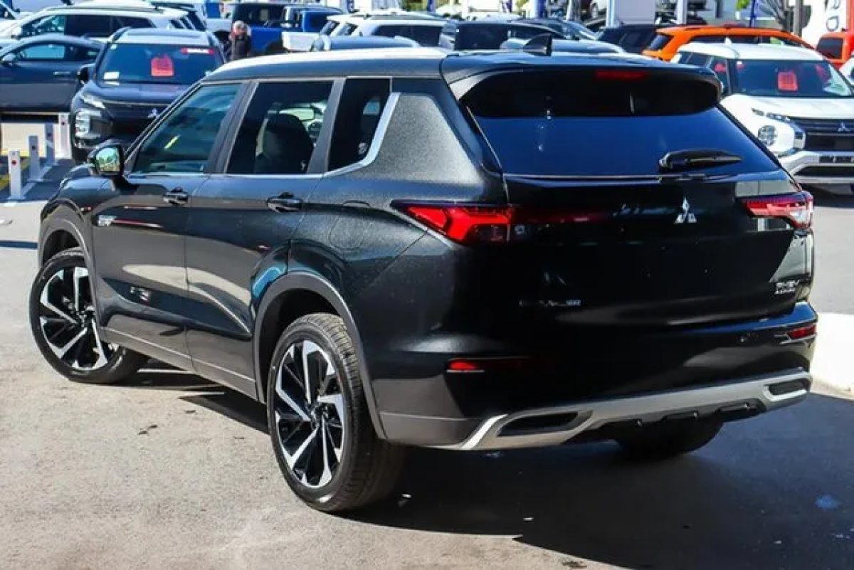 ZM Outlander ASPIRE 2.4L PHEV AWD 5ST