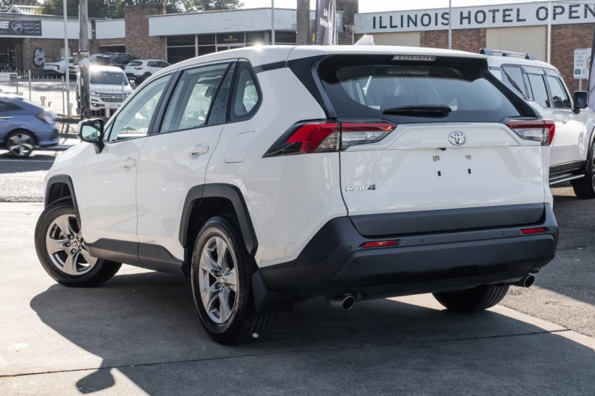 2023 Toyota RAV4 GX-2WD