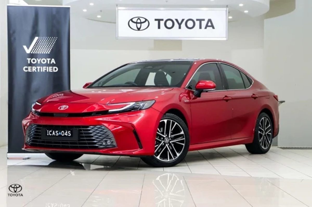 2025 Toyota Camry SL