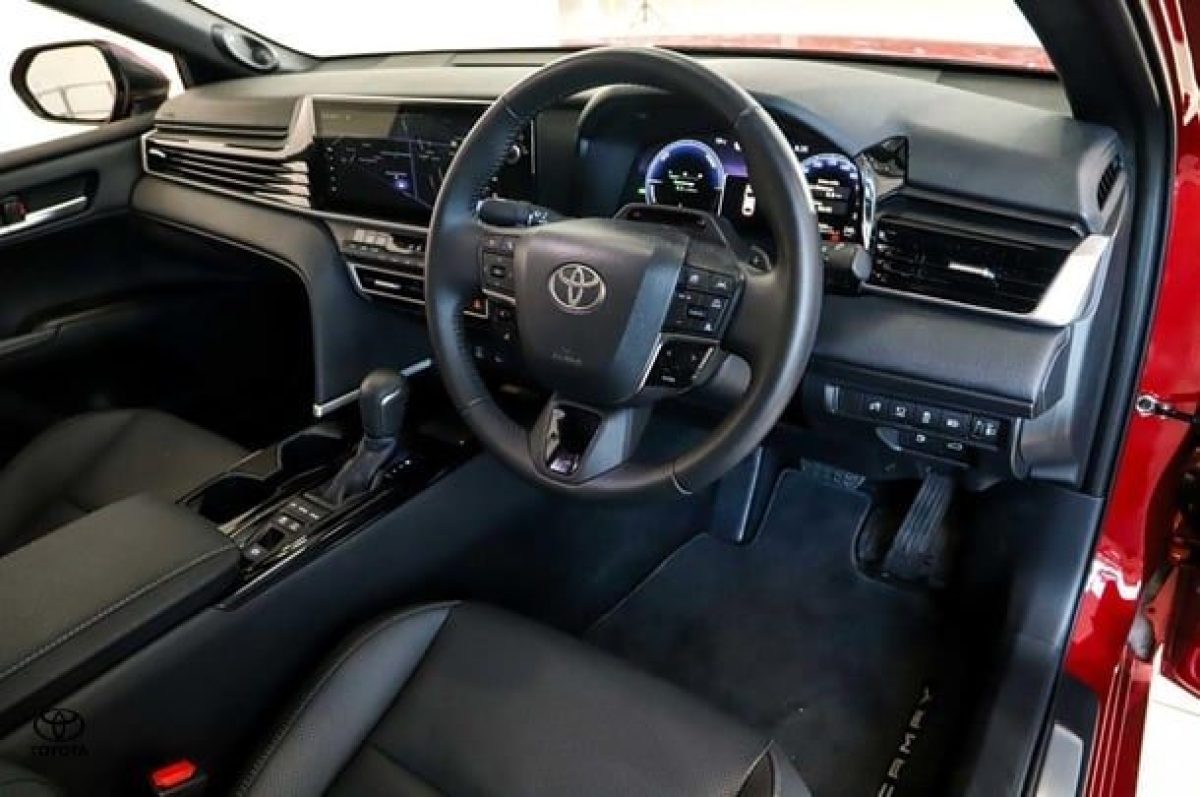 2025 Toyota Camry SL