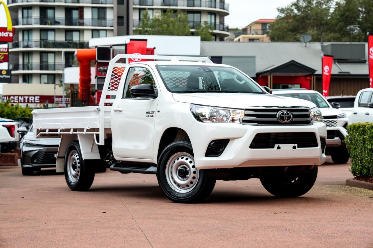 2025 Toyota Hilux SR