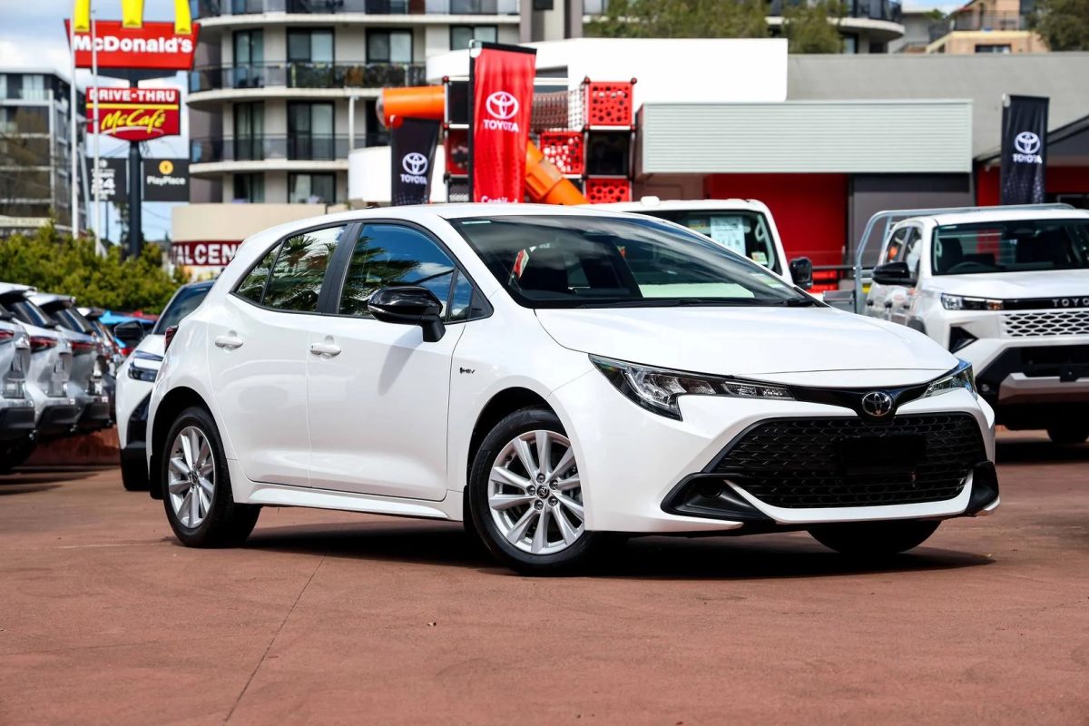 2025 Toyota Corolla Hatch Hybrid Ascent Sport
