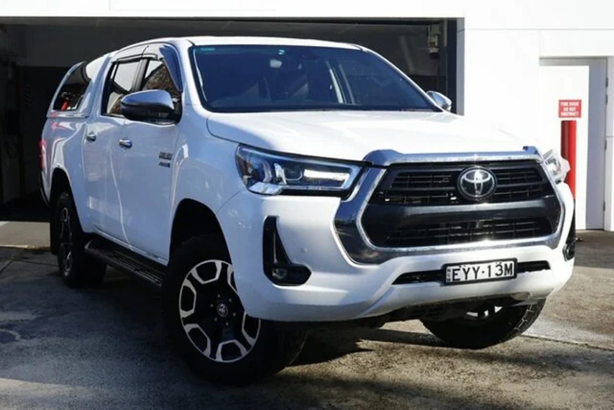 2023 Toyota Hilux 4x4 SR5