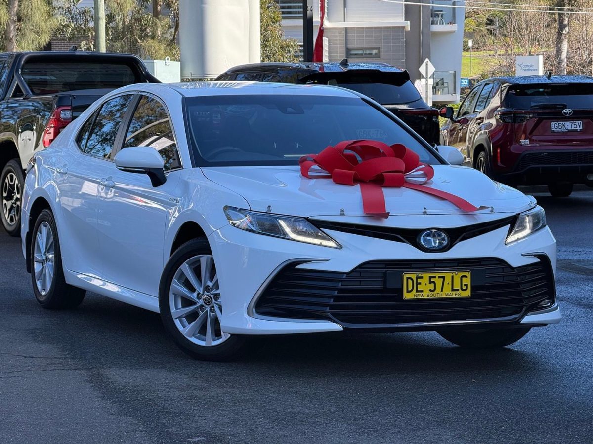 2022 Toyota Camry Hybrid Ascent