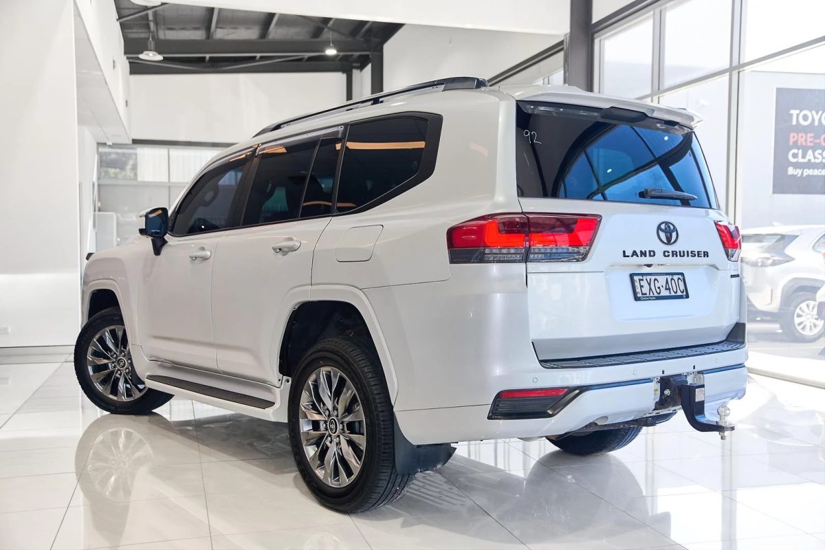 2022 Toyota LANDCRUISER Sahara ZX