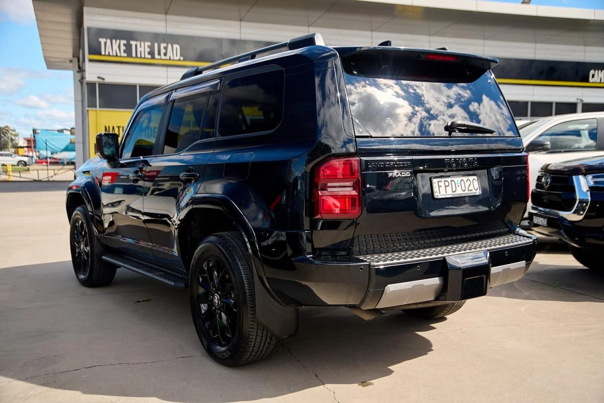 2025 Toyota Prado VX